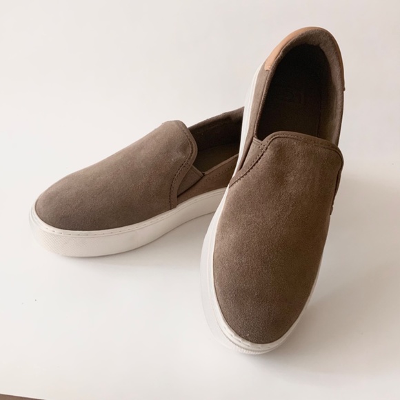 UGG CAHLVAN Hickory SUEDE SLIP-ON FASHION SNEAKER COMFORTABLE FLAT SHOES 7 - Picture 5 of 9